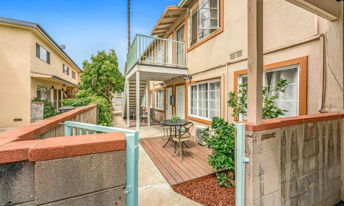 Mid-City Apartment | Charming Apartment
