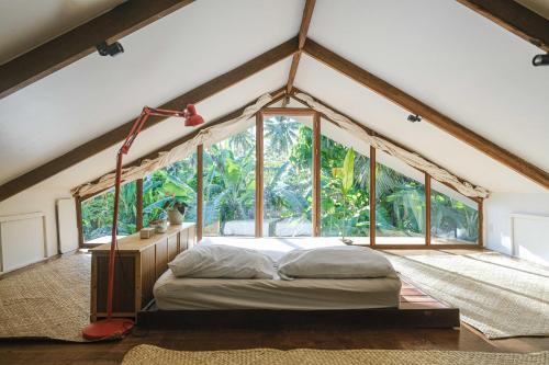 Catangnan House | charming attic room in general luna