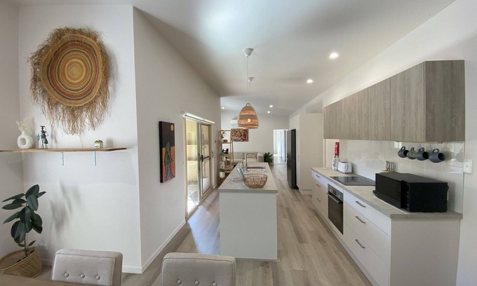 Valla Beach House | Charming Beach Getaway