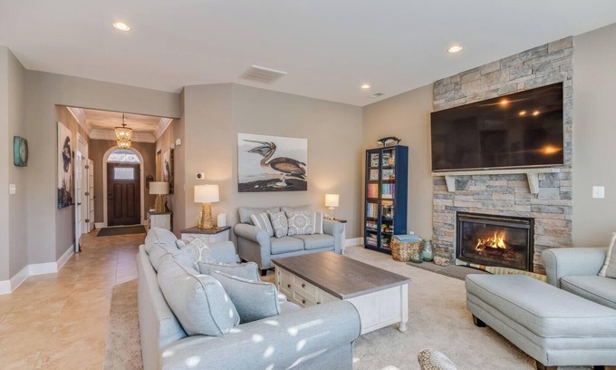 The Glade House | Charming Beach Getaway: 1 Mile to Rehoboth Boardwalk + Pool, Courts & Patio!
