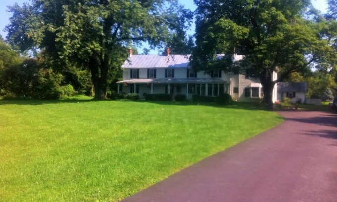 Reisterstown House | Charming Beautiful Country Home, Updated, Spacious