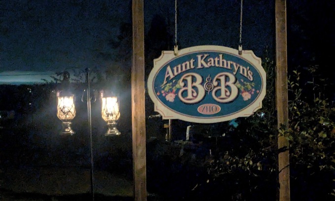 Everett Bed & Breakfast | Charming bed & breakfast in peaceful Snohomish