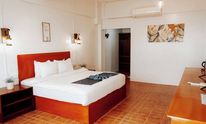Balabag Hotel | Charming bed & breakfast with WiFi, AC in fabulous Malay