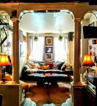 Dickinson Narrows House | Charming Bohemian Rental