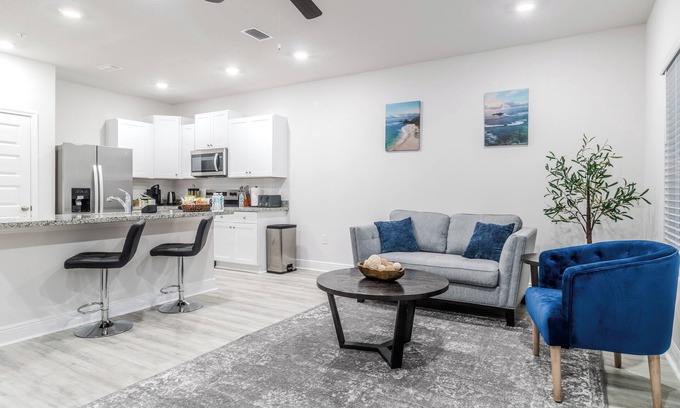 Ferry Pass House | Charming Brand New 3-Bedroom Dream Townhouse!