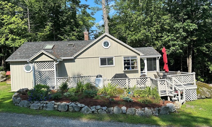 Meredith Cabin | Charming cabin on Lake Winnisquam