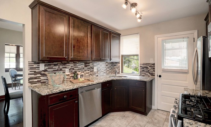 Carnegie House | Charming Carnegie Cottage 15 Minutes from Airport & Downtown