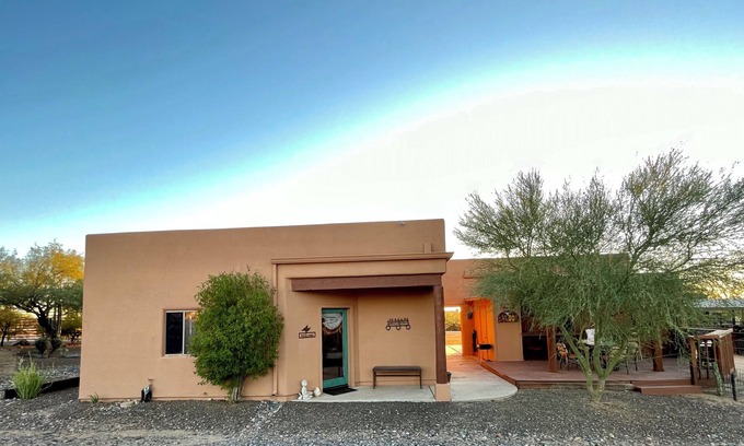 Maricopa County Cottage | Charming Casita on a quiet western Ranch in a Cave Creek neighborhood.
