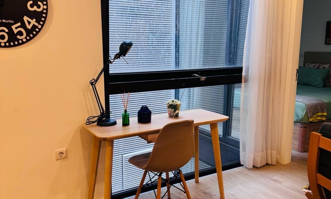 Aveiro Apartment | Charming Central Stay in Aveiro, walk to Canals & Cafes