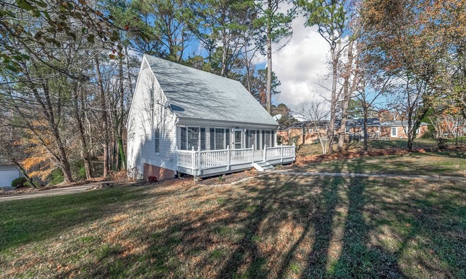 Williamsburg House | Charming Colonial Williamsburg Cottage Home w/add'l storage, Pet Friendly!