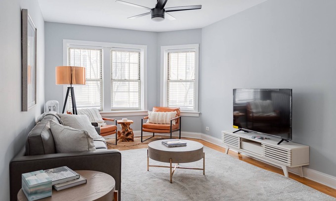 Ravenswood Apartment | Charming|Comfortable|1BR|Lincoln Square