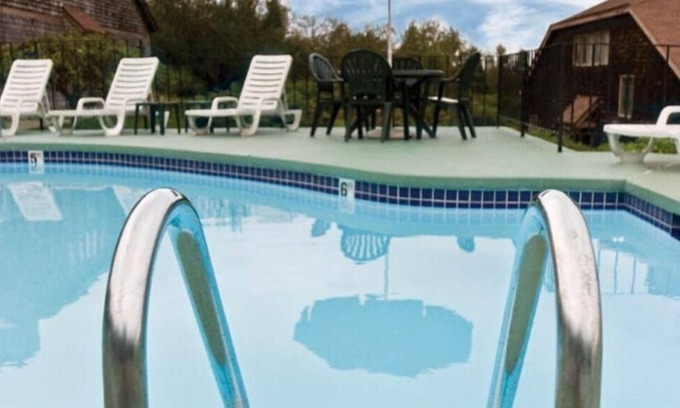 Jamestown Resort | Charming Condo w/Resort Pool and Hot Tub & Free Parking