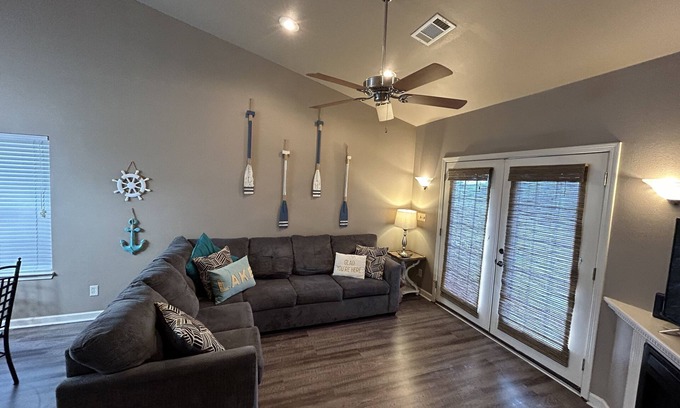 Mid America Condo | Charming, Conveniently Located Hot Springs Condo