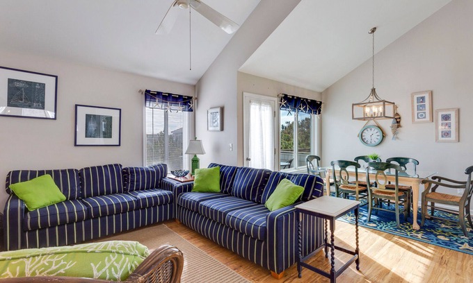 Ocean Sands House | Charming Corolla Townhome w/Pool & Tennis