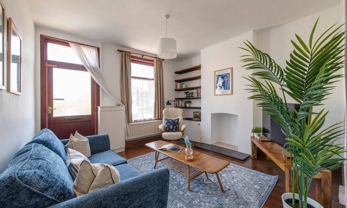 Bramcote House | Charming & Cosy Home | Free Wi-Fi & Great Location