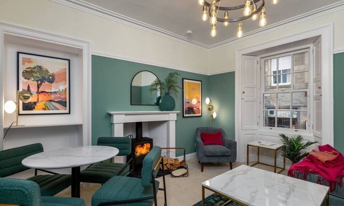 Auchengray Apartment | Charming & Cosy: Your Cambusbarron Getaway