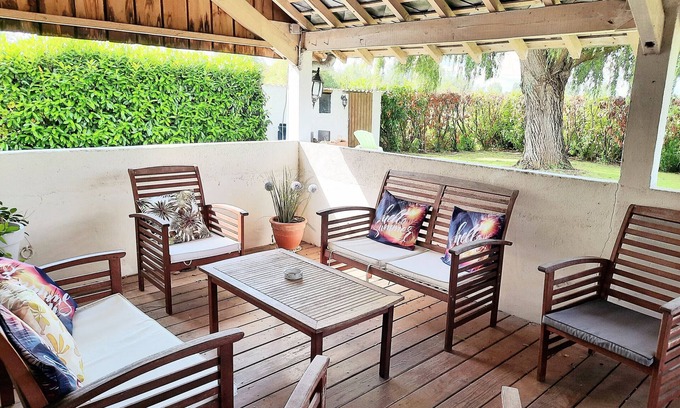 Brain-sur-Allonnes Cottage | Charming Cottage near Loire River with Garden, Covered Terrace & Easy Access to Saumur Attractions