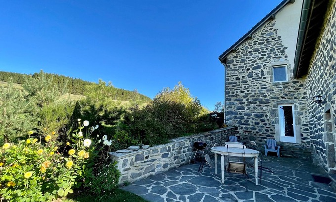 Freycenet-la-Cuche Cottage | Charming cottage with terrace, near winter sports, pets allowed