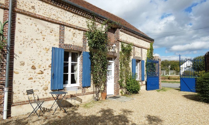 Le Boullay-Thierry Cottage | Charming Cottage with Pool Near Dreux and Chartres - Sleeps 4