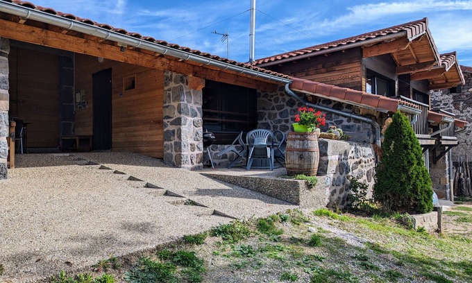 Solignac-sur-Loire Cottage | Charming Cottage Near Beaume Waterfall & Puy-en-Velay with Private Parking and Two Terraces