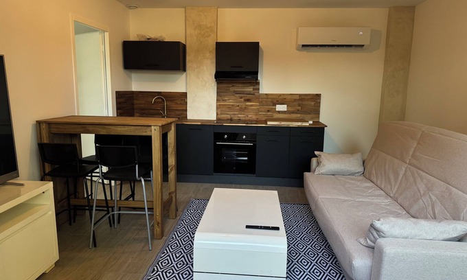Jurancon Apartment | Charming cottage 5 minutes from Pau