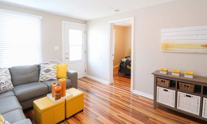 Port Dover House | Charming cottage away from home