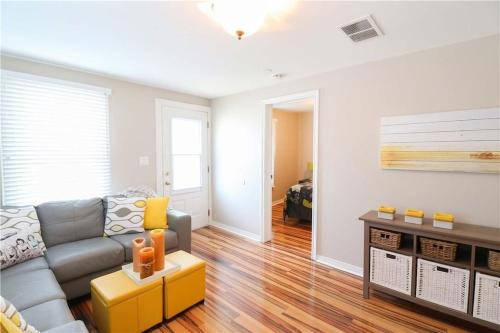Port Dover Apartment | Charming cottage away from home