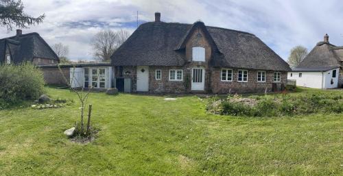 Hojer House | Charming Cottage House In Hoejer