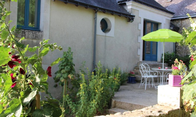 Cheille Cottage | Charming cottage in ancient farm near Chinon