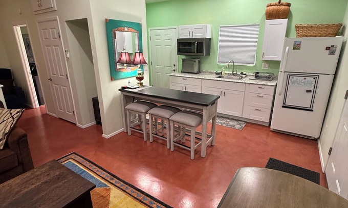 Peter Howell Cottage | Charming Cottage in central Tucson with AC
