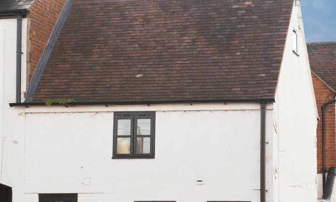 Tewkesbury Cottage | Charming Cottage in Tewkesbury Town Centre * Sleeps 2/3 * Full of Character