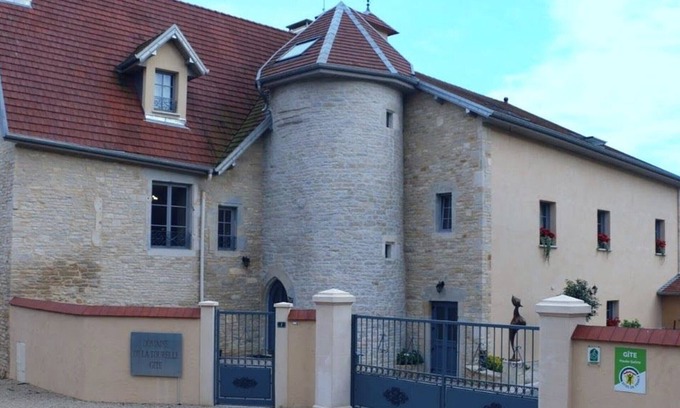 Agadir Cottage | Charming cottage in Ognon valley with spa