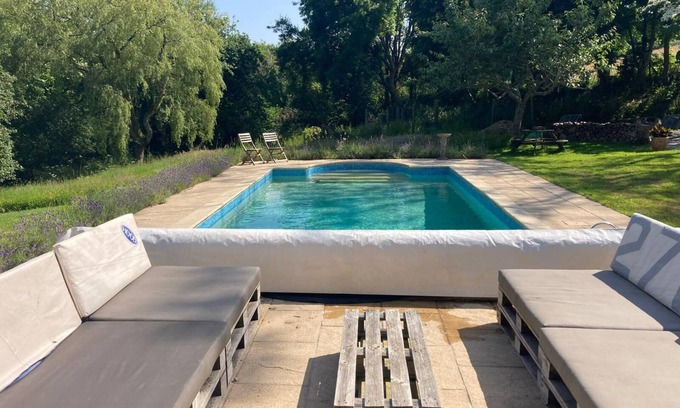 Mawgan Cottage | Charming cottage in quiet village near the Helford River