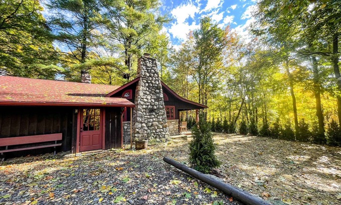 Wallkill Cottage | Charming Cottage in the Heart of the Shawangunks