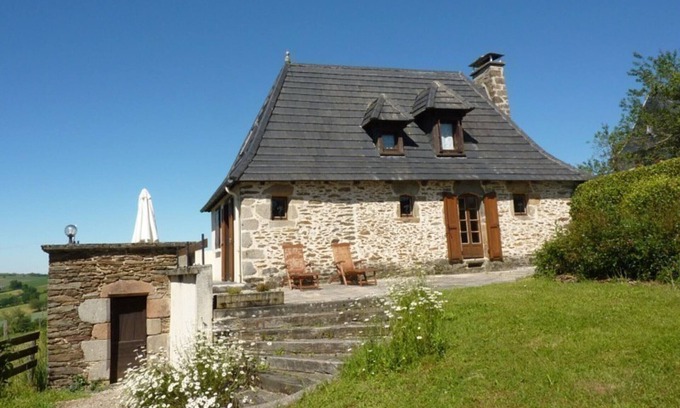 Cassaniouze Cottage | Charming Cottage near Lot Valley with Terrace, Fireplace, and Modern Amenities