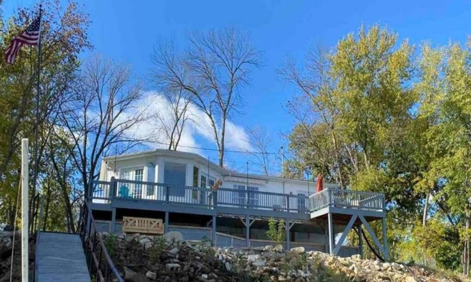 Tebbetts House | Charming Cottage on Osage River in Jefferson City