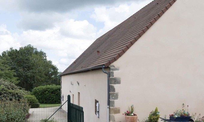 Cressanges Cottage | Charming Cottage with Pool, Large Garden, and Family Amenities in Peaceful Countryside