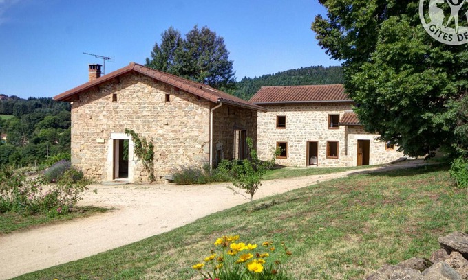 Les Salles Cottage | Charming cottage with fireplace, large garden and walks, pets allowed