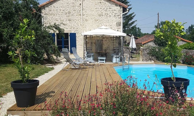 Bioussac Cottage | CHARMING COTTAGE WITH TERRACE OVERLOOKING THE COUNTRYSIDE