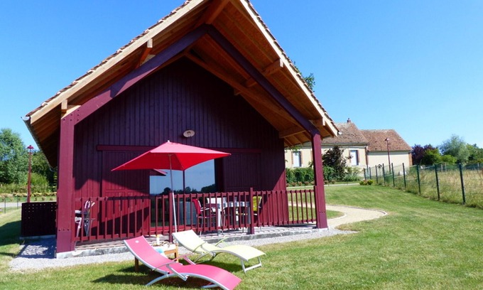 Meillard Cottage | Charming Cottage with Terrace and Stunning Countryside Views, Near Saint Pourçain Vineyards