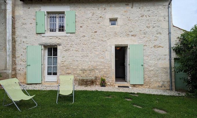 Bunzac Cottage | Charming Cottage with Garden, Patio, and Modern Amenities in Peaceful Bunzac