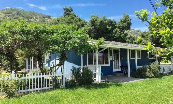 Paicines House | Charming Country Home Located on 1,000 Acre Ranch - Only 10 minutes to Pinnacles