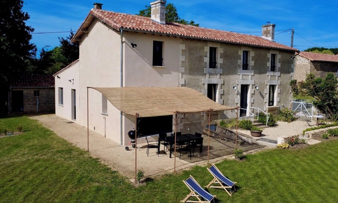 Latille House | Charming country house set in landscaped grounds of 5000 m2