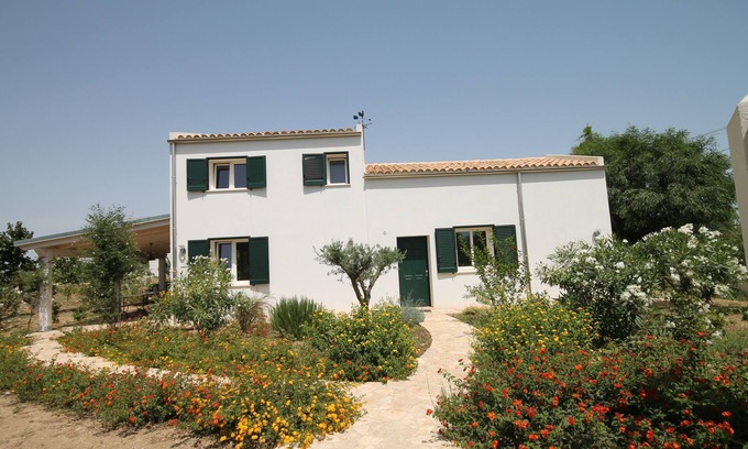 Marinella di Selinunte Villa | Charming Country Villa At Four Minutes Walk From A Fabulous Sand Beach