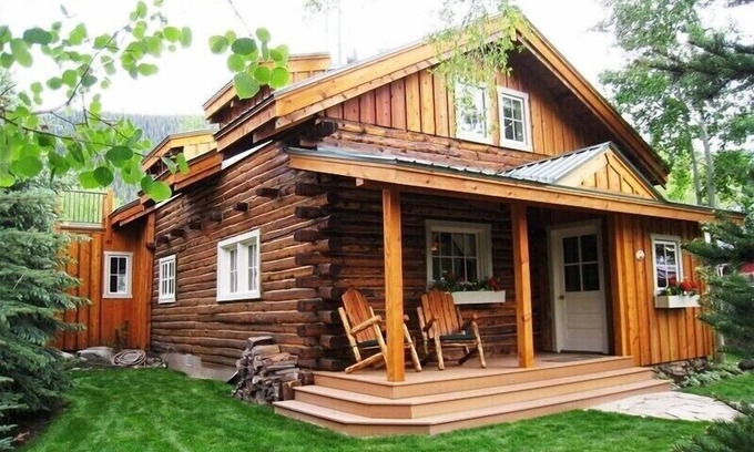 Crested Butte House | Charming & cozy house. Great location in town with relaxing patio and hot tub.