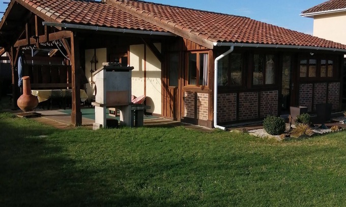 Bias House | Charming detached landaise style house approximately 6 kms from the beach.