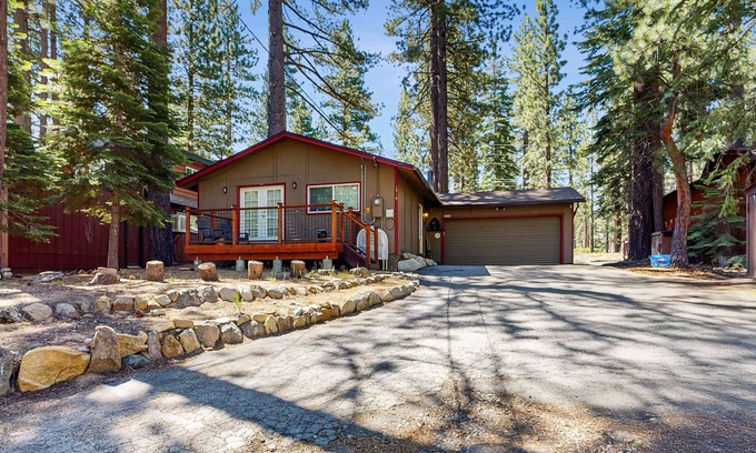 Pioneer Trail House | Charming Dog-Friendly Home Steps from Hiking Trails - private W/D