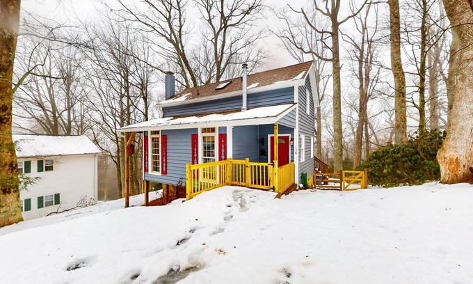 Boone Cottage | Charming dog-friendly cottage near Blowing Rock with private hot tub, deck, BBQ