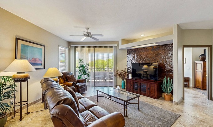 Rancho Vistoso Condo | Charming dog-friendly condo with pool, hot tub, washer/dryer, & AC
