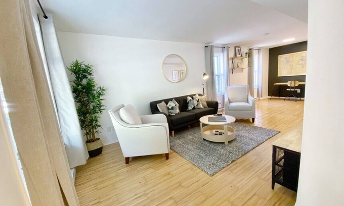 Fredericton House | Charming downtown apartment located in a 2 unit home